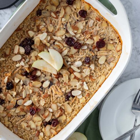 Cherry Almond Baked Oatmeal – The Travel Bite