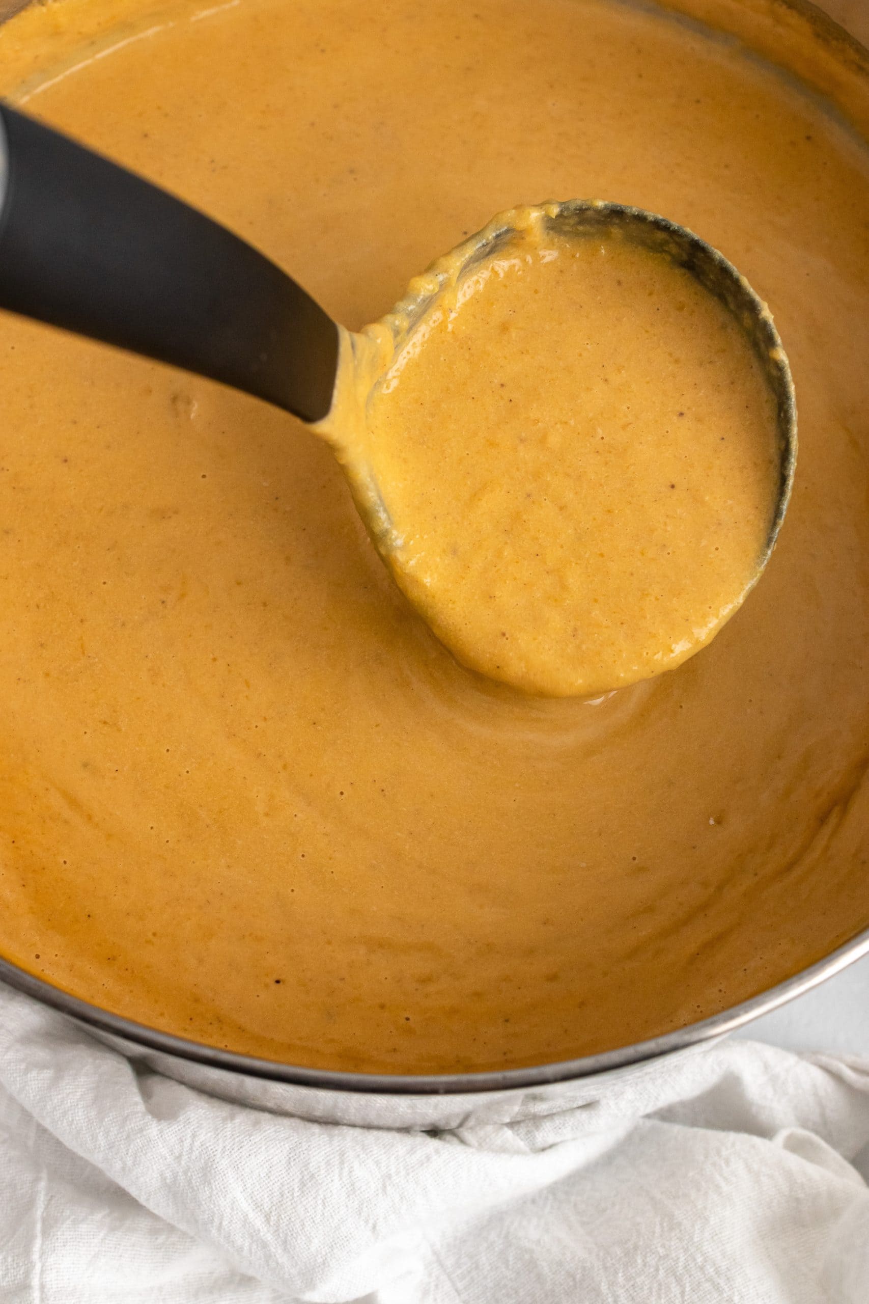 Soup mixture pureed in a blender and puree until smooth, and poured into a pot for serving.