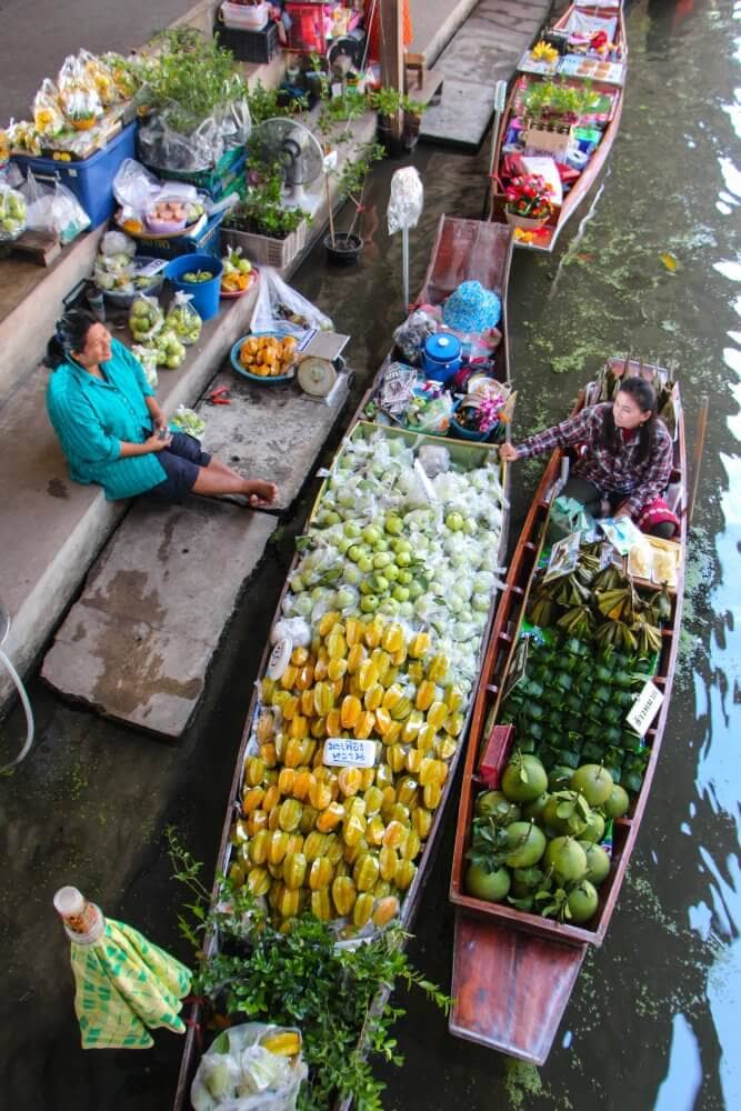 floating market in Thailand