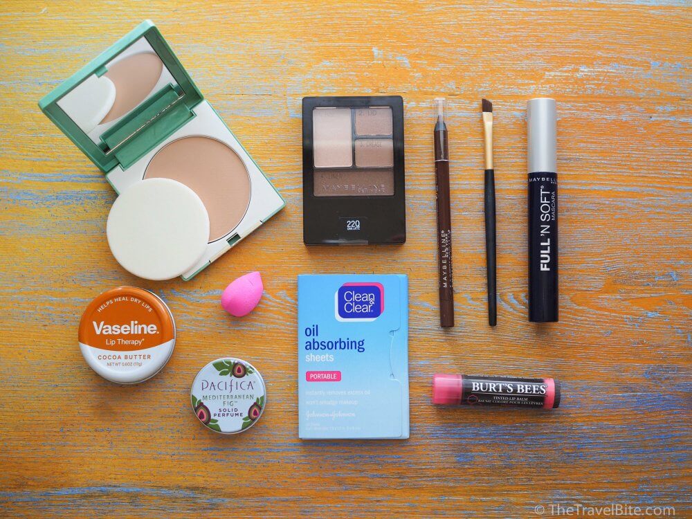 Look On-The-Go: Travel Makeup Kit