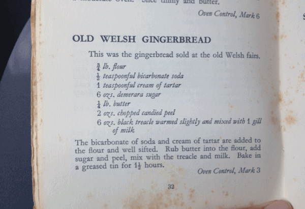 Welsh Gingerbread Recipe in vintage cookbook