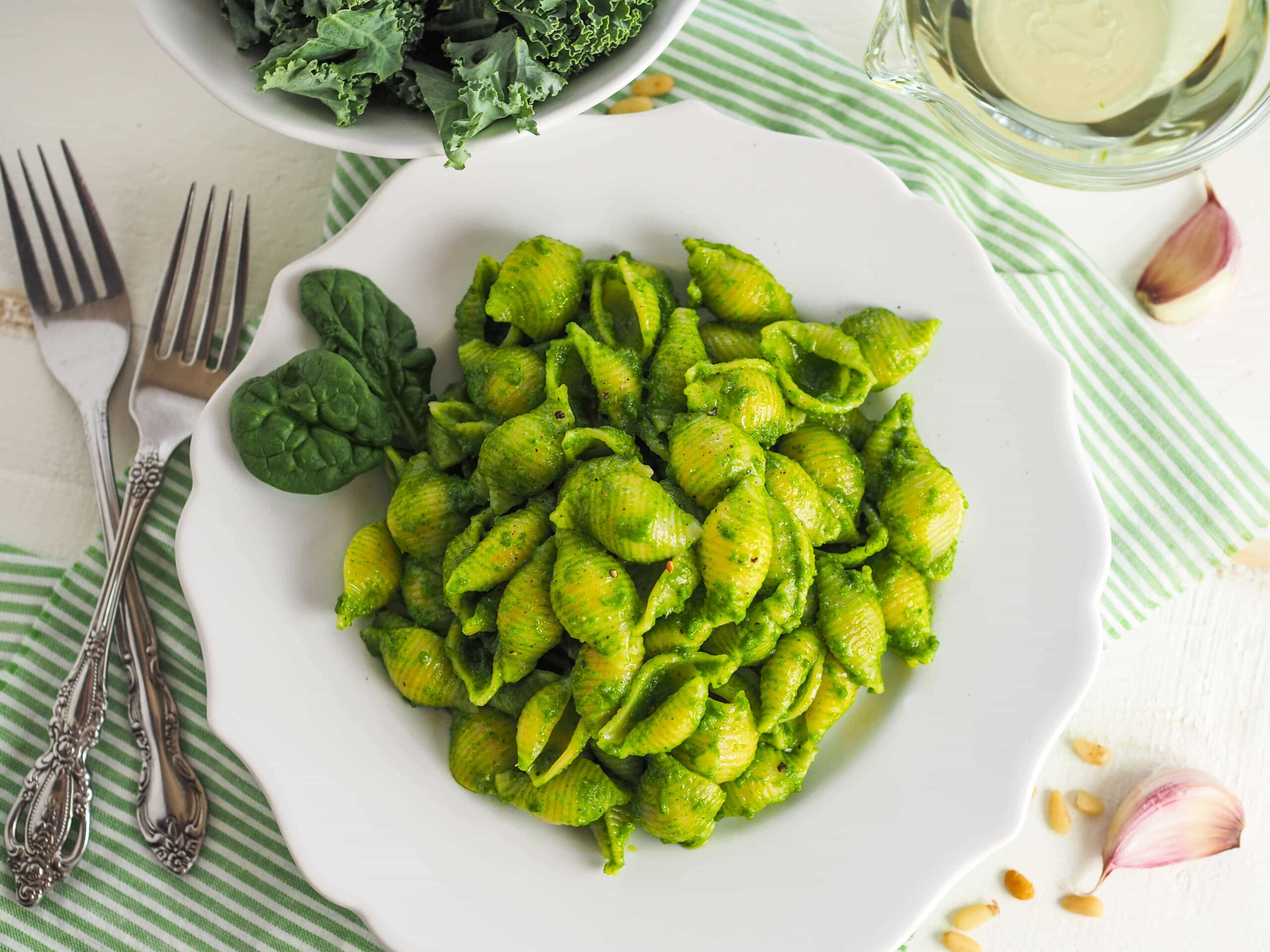 Spinach Kale Pesto – The Travel Bite