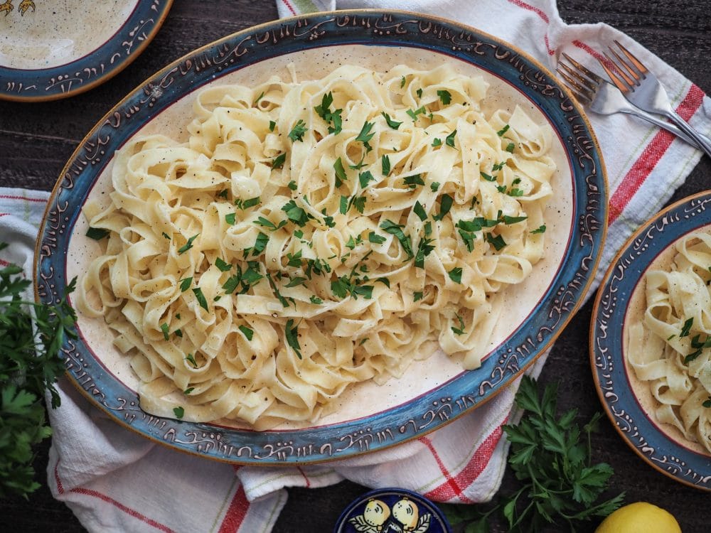 Lemon Linguine - TheTravelBite.com