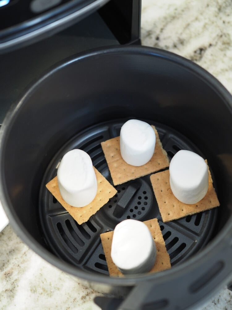 Air Fryer S'mores – The Travel Bite