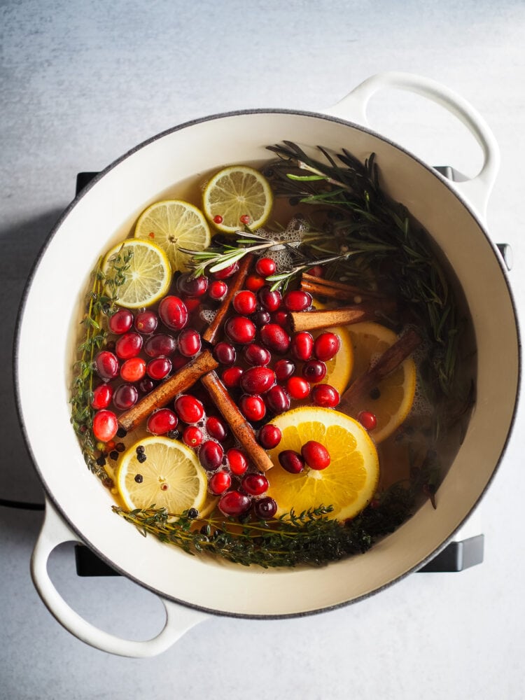 Stovetop Potpourri Recipe: Lemon Lavender Herb Simmer Pot - Get Green Be  Well