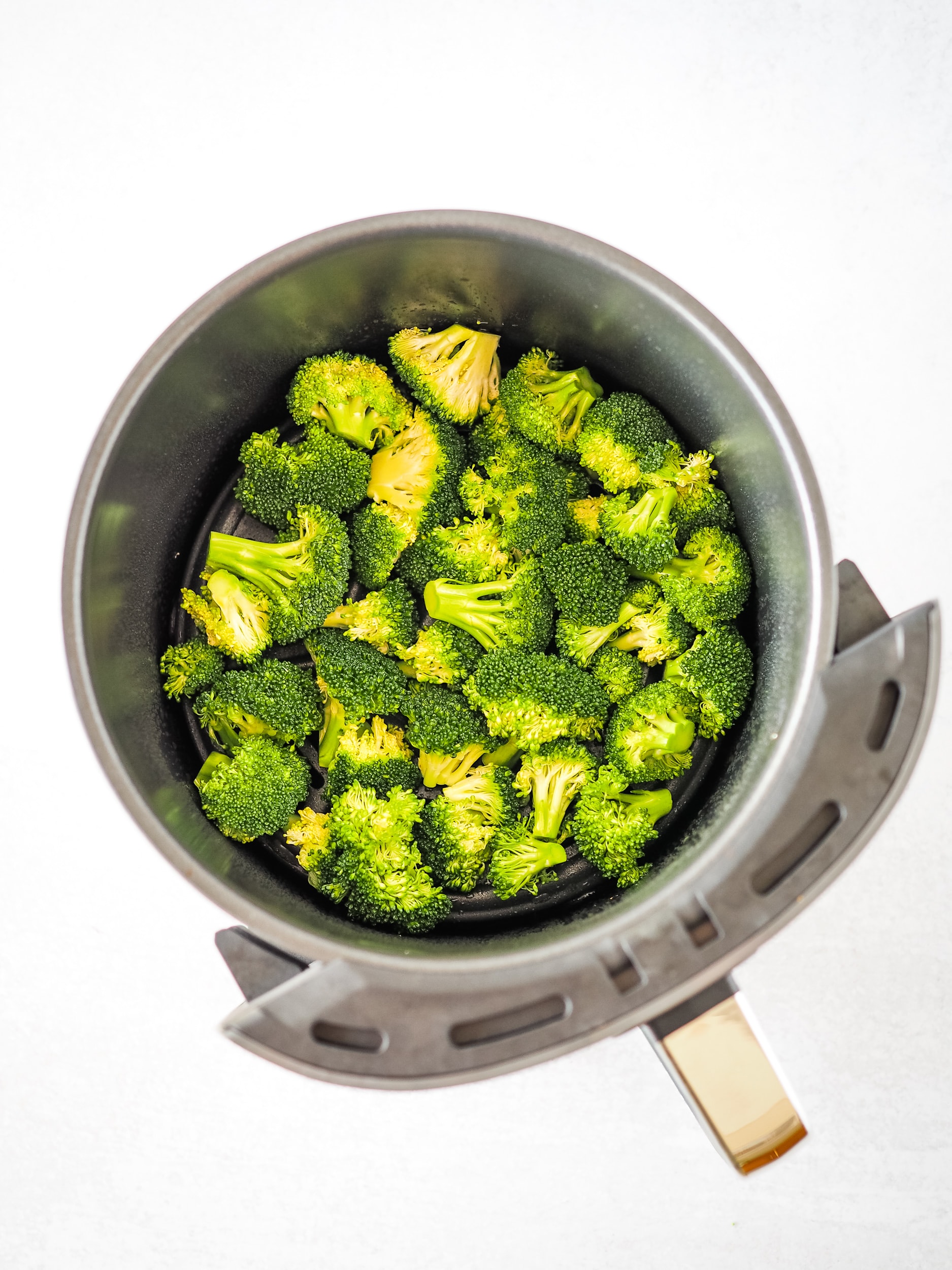 Air Fryer Broccoli – The Travel Bite