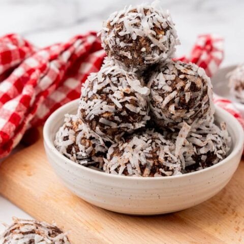 Chokladbollar (Swedish Chocolate Oat Balls)