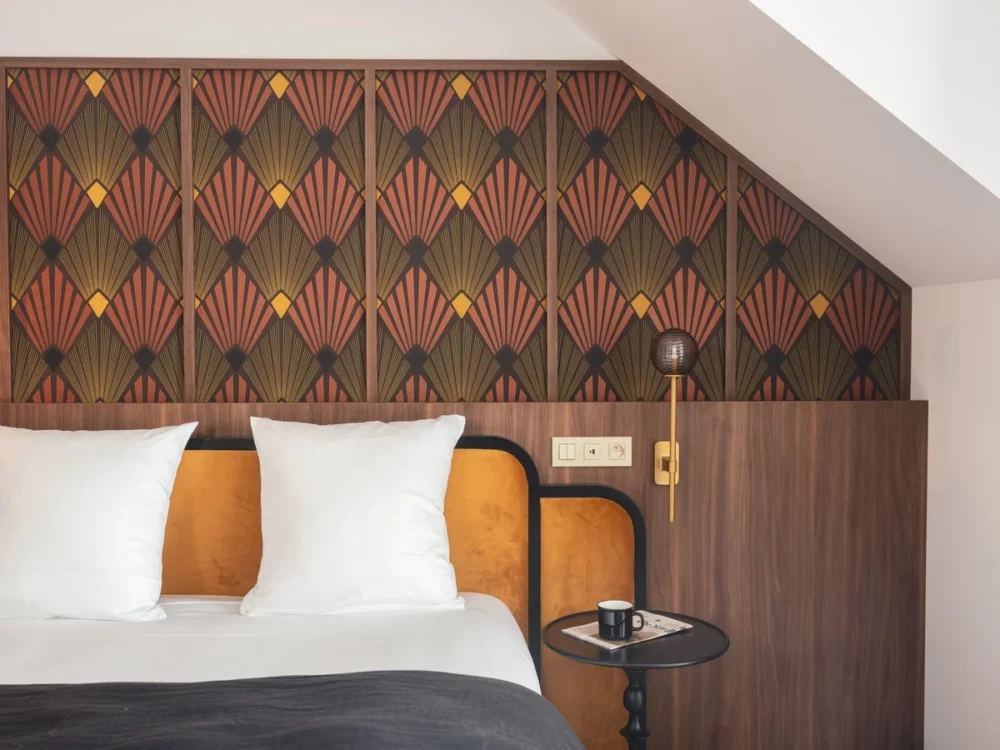 Photo of bed and art deco style in the Billie Hotel in Nantes 