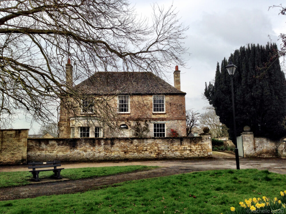 house that was used as the location for Mrs. Crawley's house in Downton Abbey
