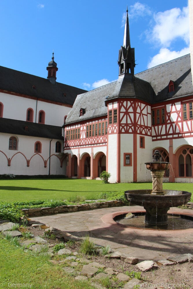 Kloster Eberbach courtyard with fountain 