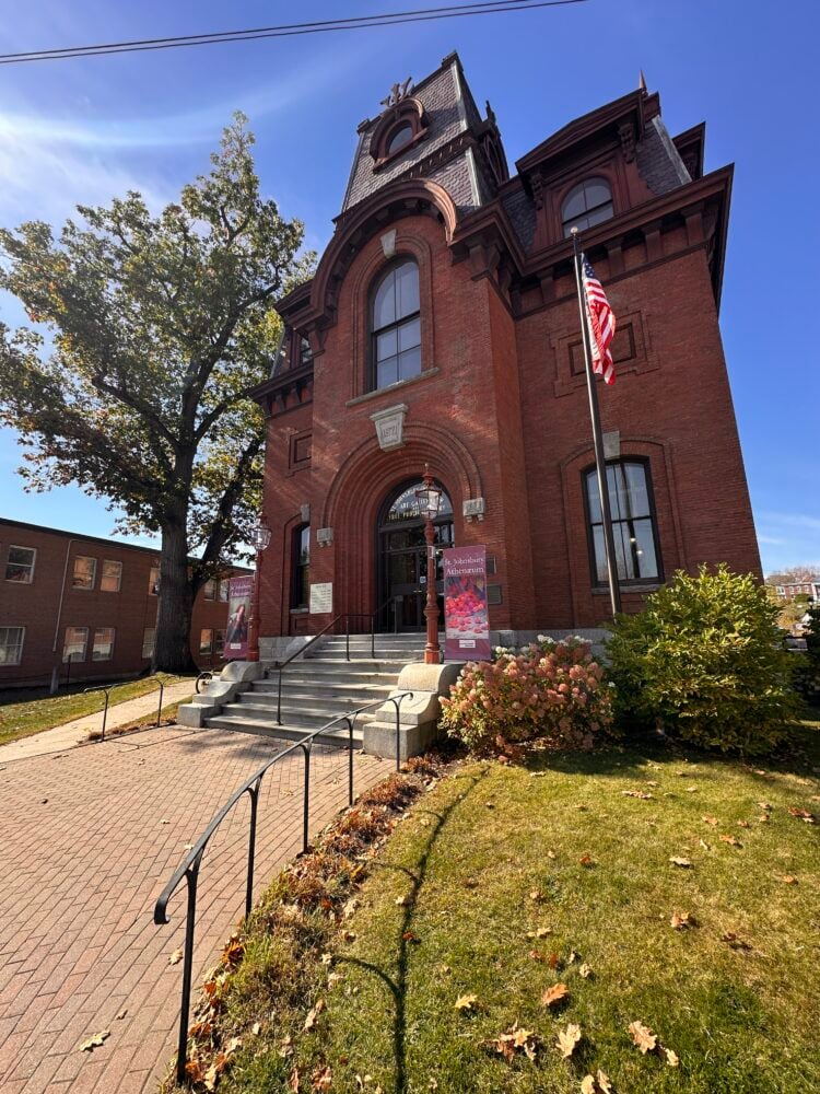 St Johnbury Athenaeum outside
